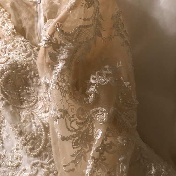 Wedding Dress - Picture 6 of 8